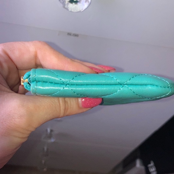 Chanel gorgeous small turquoise o-case - Picture 4 of 7